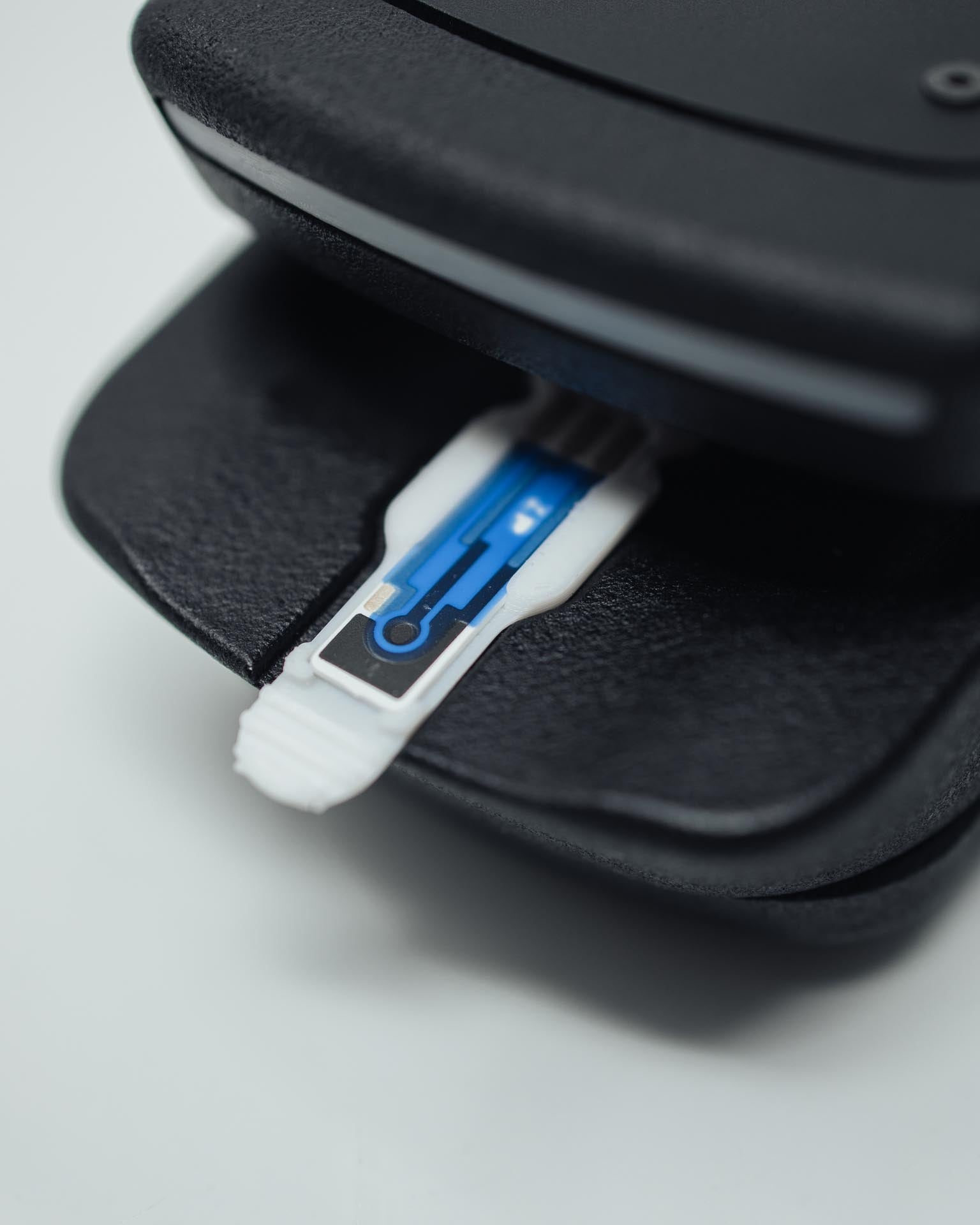 501 carbon PET cartridge sensor in SIA potentiostat
